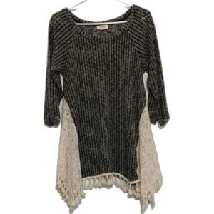 Umgee charcoal color ribbed fringe bottom 3/4 sleeve tunic top Size Small